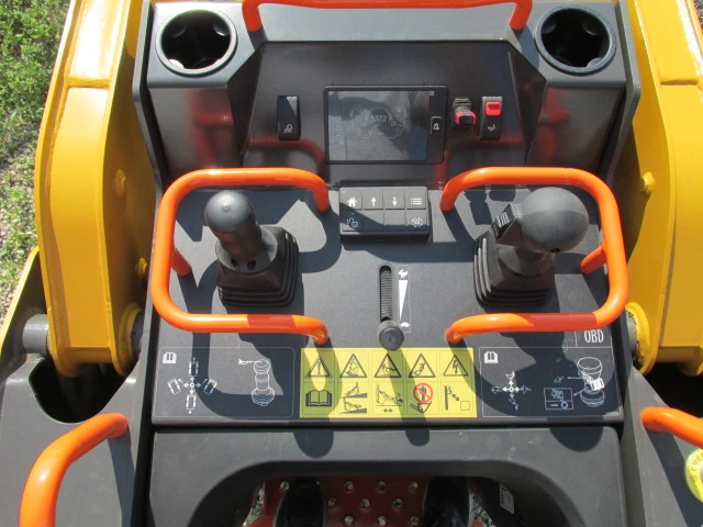 2026 Kubota SDLG, dovoz Kanada — foto 5 z 5