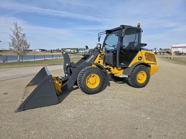 2022 John Deere, 1 mth, dovoz Kanada — foto 1