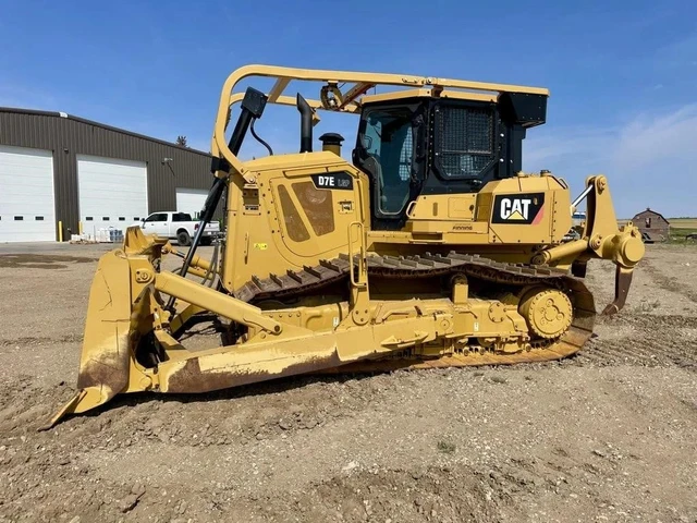 2014 Caterpillar D7E, 1 mth, dovoz Kanada — foto 1