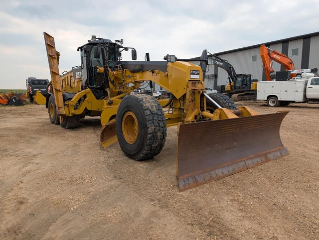2018 Caterpillar 14M3, 1 mth, dovoz Kanada — foto 1