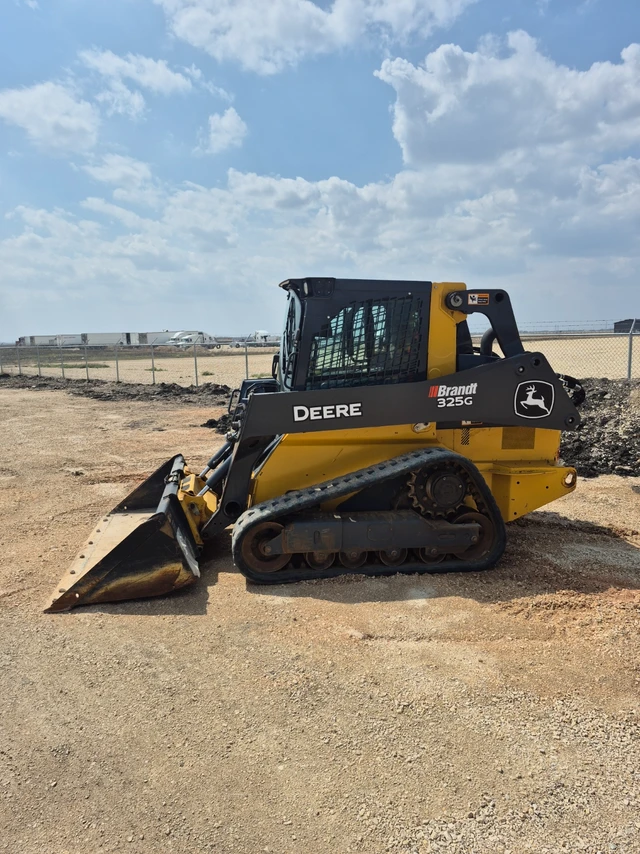 2024 John Deere 325G, 933 mth, dovoz Kanada — foto 2 z 5