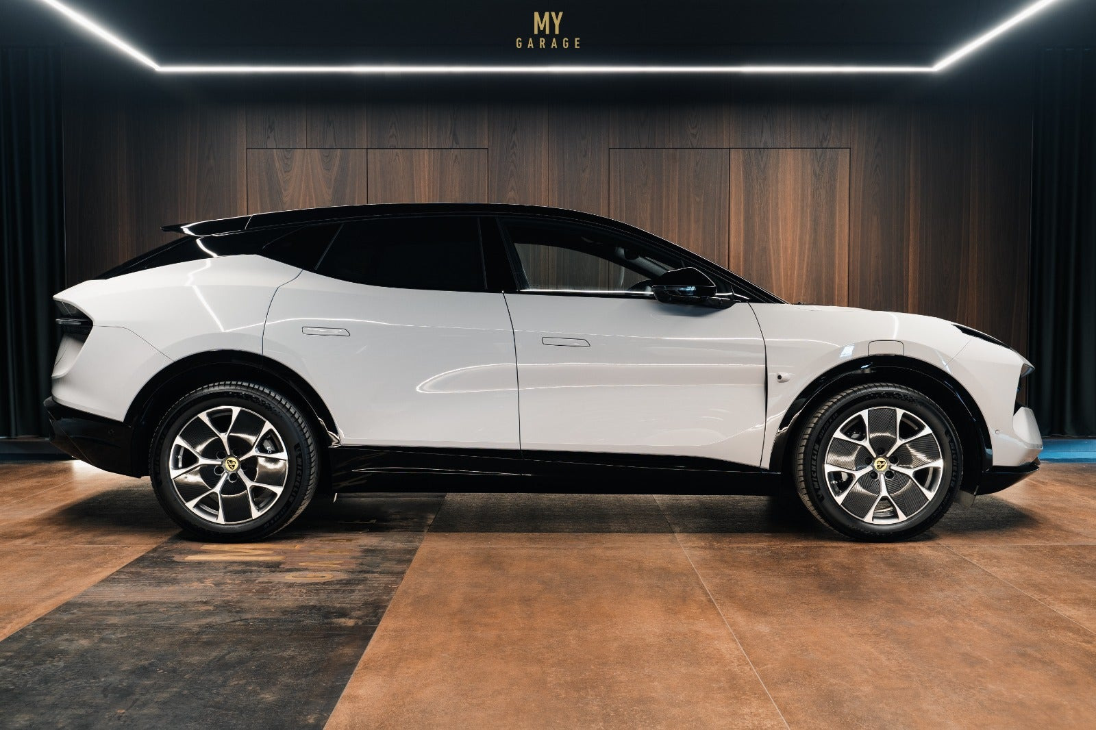 Lotus Eletre, Dánsko — foto 1