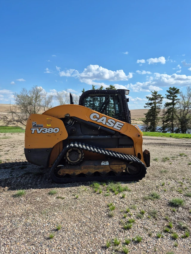 2019 Case SKIDSTEER, 2 122 mth, dovoz Kanada — foto 1