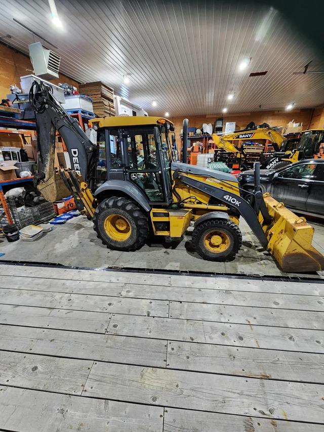 John Deere EXTENDAHOE, 8 730 mth, dovoz Kanada — foto 1 | AMECAR John Deere EXTENDAHOE, 8 730 mth, dovoz Kanada — foto 1
