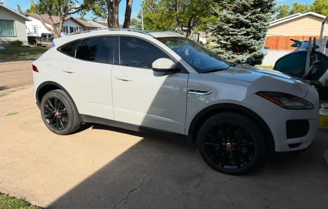 2018 Jaguar E Pace SE, strieborná, 179 000 km, dovoz Kanada — foto 1
