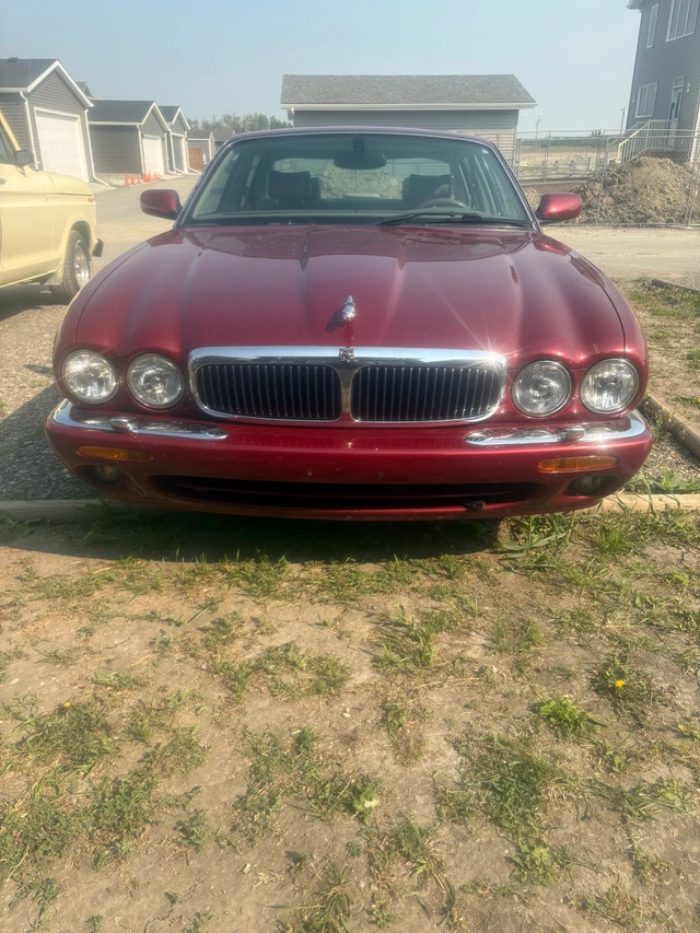 2000 Jaguar Xj8, 118 350 km, dovoz Kanada — foto 1