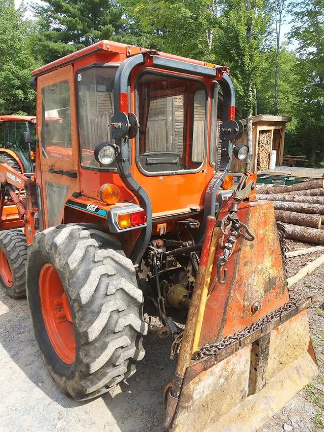 2002 Kubota L3010, dovoz Kanada — foto 5 z 5