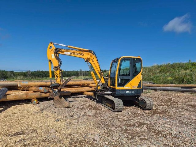 2016 Caterpillar HYUNDAI, dovoz Kanada — foto 1 | AMECAR 2016 Caterpillar HYUNDAI, dovoz Kanada — foto 1