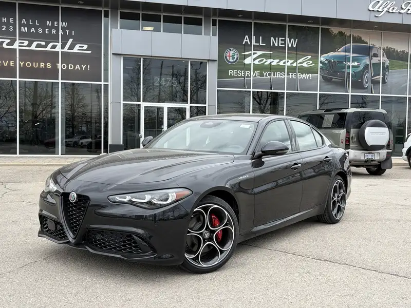 2026 Alfa Romeo Giulia, čierna, 20 km, dovoz Kanada — foto 1