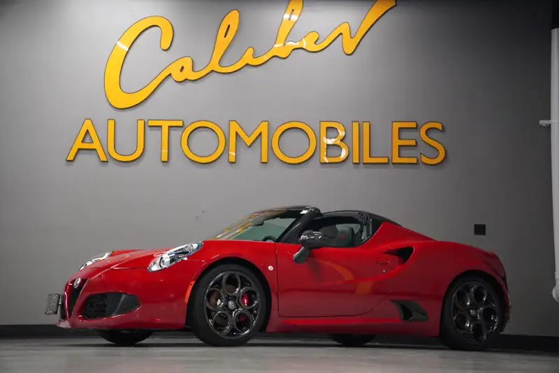 2017 Alfa Romeo 4C Spider, červená, 32 757 km, dovoz Kanada — foto 1