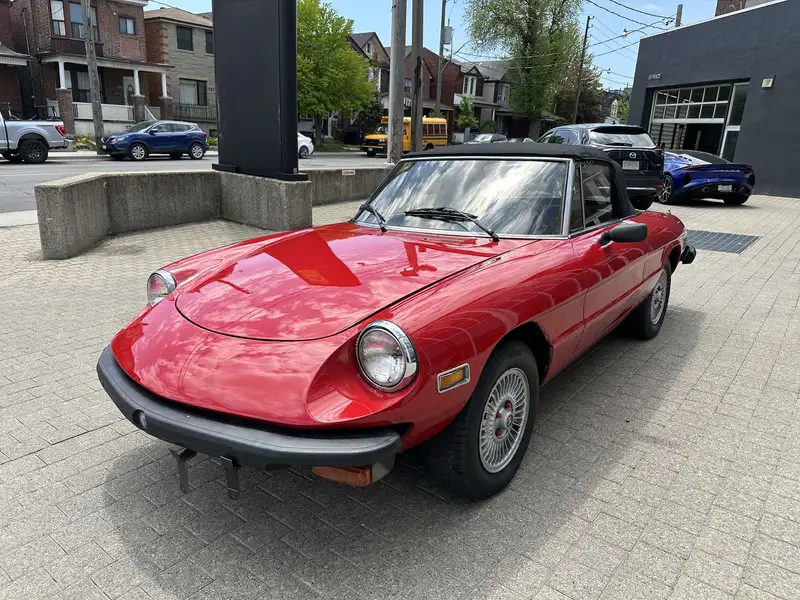1979 Alfa Romeo Spider, červená, 179 435 km, dovoz Kanada — foto 1