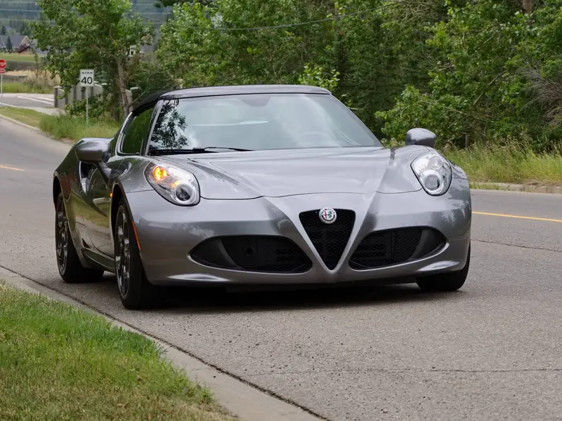 2017 Alfa Romeo 4C Spider, strieborná, 23 000 km, dovoz Kanada — foto 1