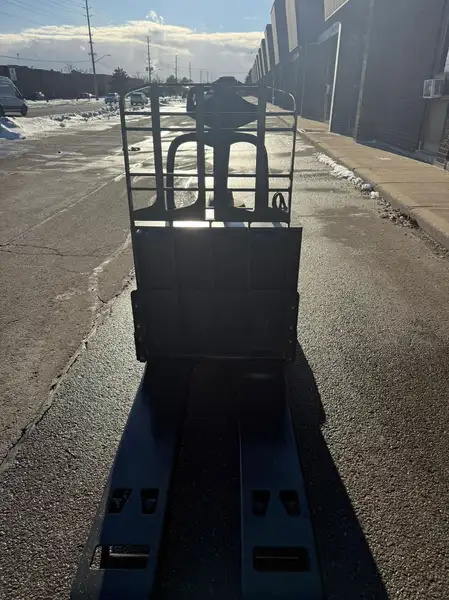 2020 Raymond 8410, dovoz Kanada — foto 5 z 5