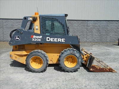 2015 John Deere 320E, 1 mth, dovoz Kanada — foto 3 z 5