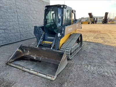 2023 John Deere 325G, 1 mth, dovoz Kanada — foto 1 | AMECAR 2023 John Deere 325G, 1 mth, dovoz Kanada — foto 1