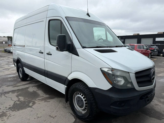 2017 Mercedes-Benz Sprinter Van 2500, biela, 271 173 km, dovoz Kanada — foto 1