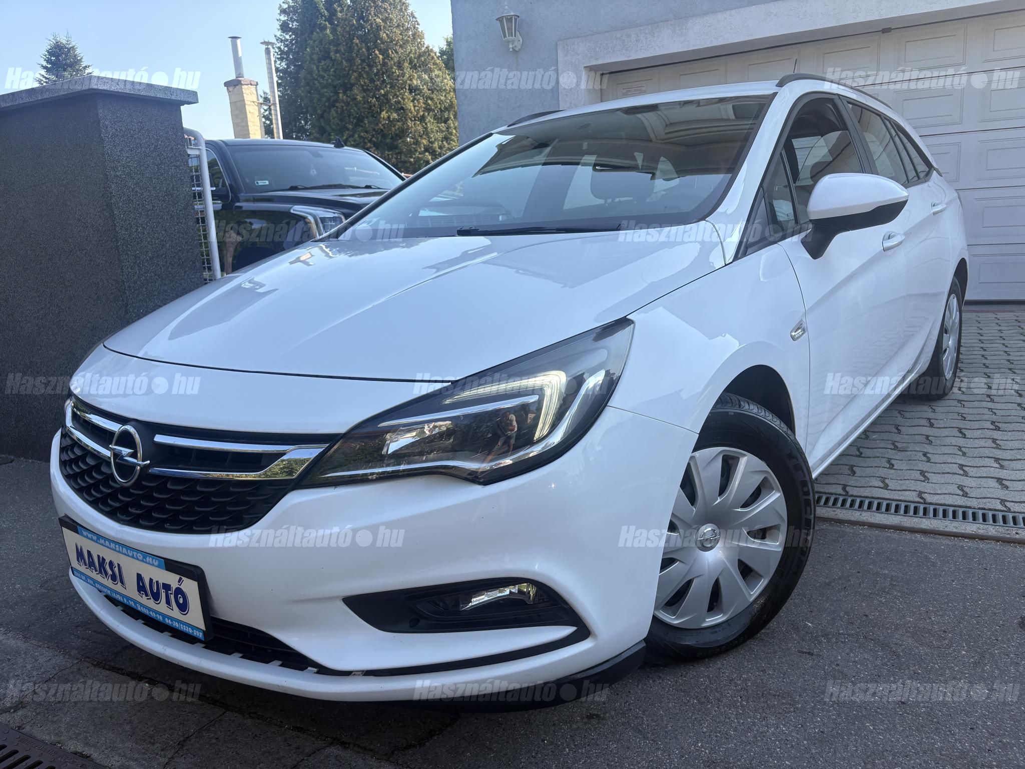 2018 Opel, Maďarsko — foto 1