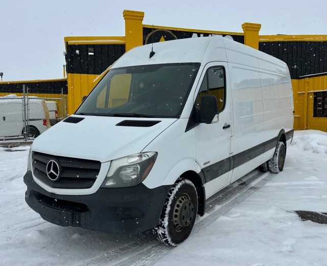 2016 Mercedes-Benz Sprinter Van, 304 369 km, dovoz Kanada — foto 1