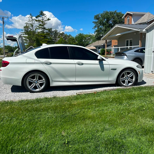 2016 BMW 5Series 528ix, biela, 200 000 km, dovoz Kanada — foto 1