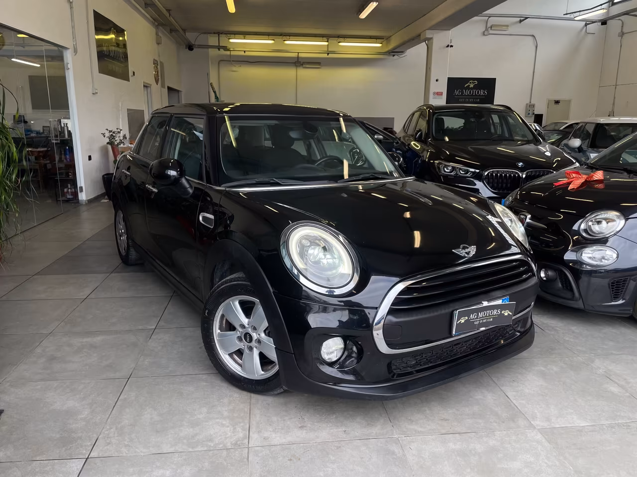 2032 MINI, Taliansko — foto 1
