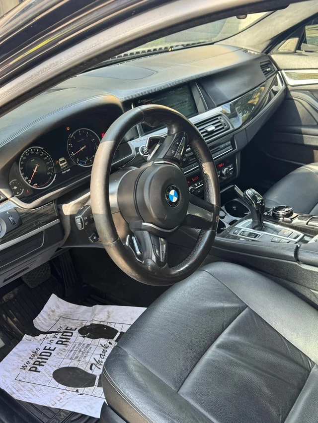 2016 BMW 5Series, 182 000 km, dovoz Kanada — foto 1