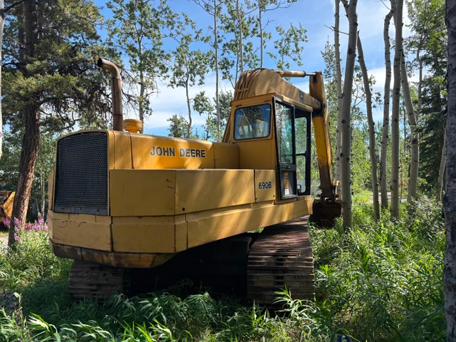 John Deere 690B, dovoz Kanada — foto 2 z 4