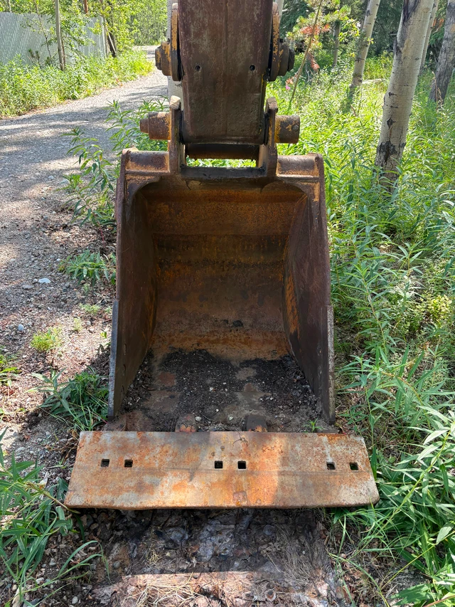 John Deere 690B, dovoz Kanada — foto 3 z 4