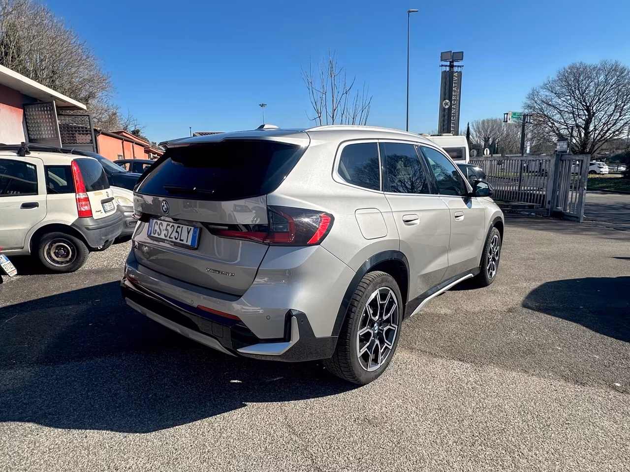 2027 BMW, Taliansko — foto 12 z 17