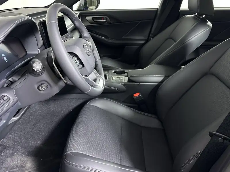 2026 Lexus IS 350, modrá, 15 km, dovoz Kanada — foto 12 z 12
