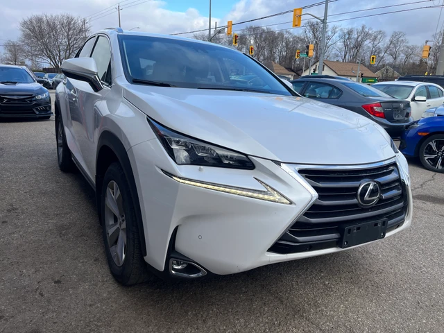2017 Lexus Nx 200T, biela, 151 000 km, dovoz Kanada — foto 3 z 20