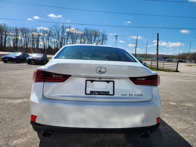 2015 Lexus Is 250, biela, 167 789 km, dovoz Kanada — foto 7 z 20