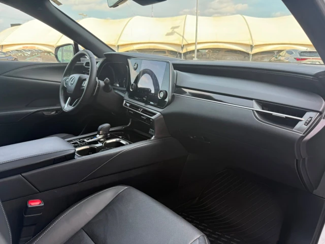 2026 Lexus Rx, 1 km, dovoz Kanada — foto 11 z 20