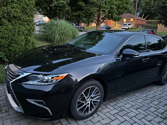 2016 Lexus Es ES350, čierna, 215 000 km, dovoz Kanada — foto 1