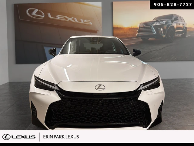 2026 Lexus IS 350, biela, 15 km, dovoz Kanada — foto 2 z 16