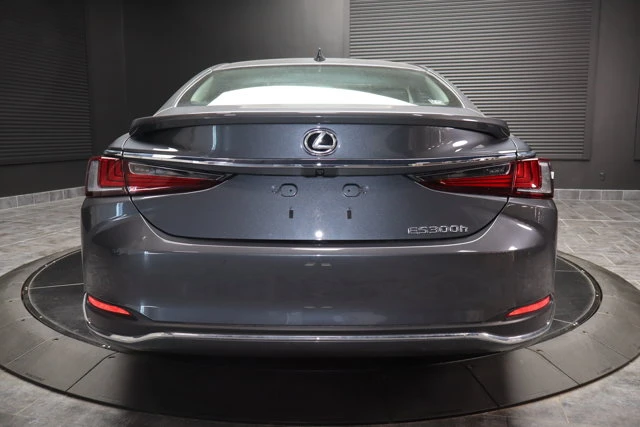 2025 Lexus ES LUXURY, sivá, 2 198 km, dovoz Kanada — foto 4 z 20