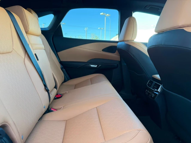 2026 Lexus RX 350, biela, 15 km, dovoz Kanada — foto 10 z 20