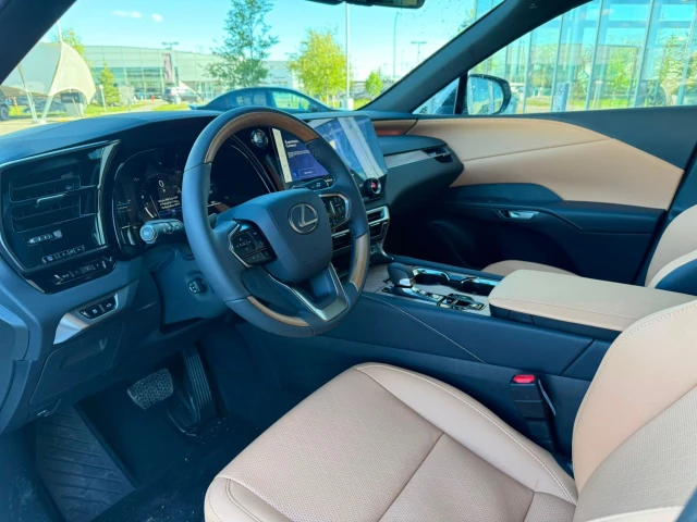 2026 Lexus RX 350, biela, 15 km, dovoz Kanada — foto 8 z 20