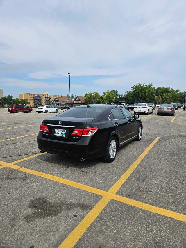 2010 Lexus Es High, čierna, 295 000 km, dovoz Kanada — foto 2 z 5