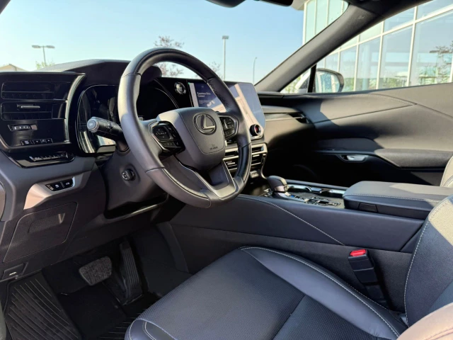 2026 Lexus RX 350, sivá, 15 km, dovoz Kanada — foto 8 z 20