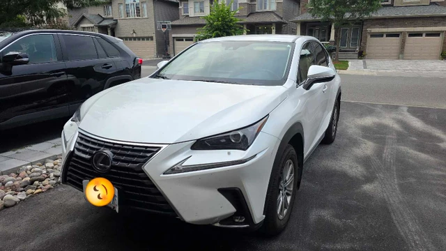 2020 Lexus Nx 300, 105 000 km, dovoz Kanada — foto 4 z 5