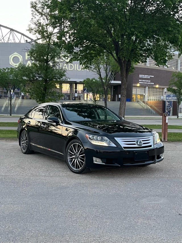 2010 Lexus Ls 600h, 124 000 km, dovoz Kanada — foto 1