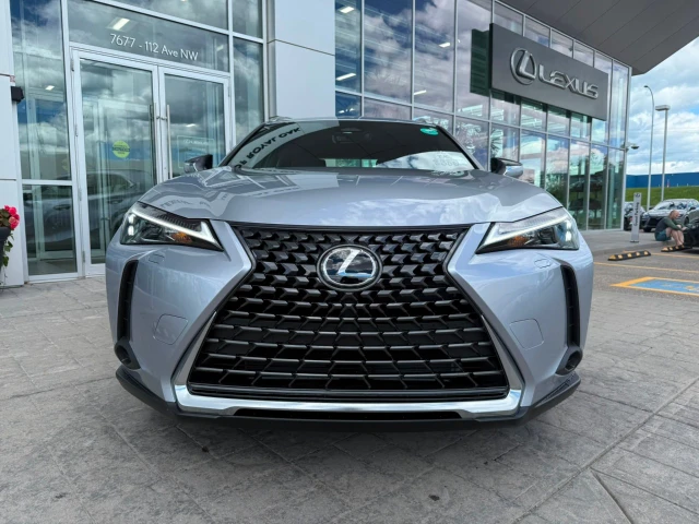 2026 Lexus UX 300h, sivá, 15 km, dovoz Kanada — foto 5 z 20