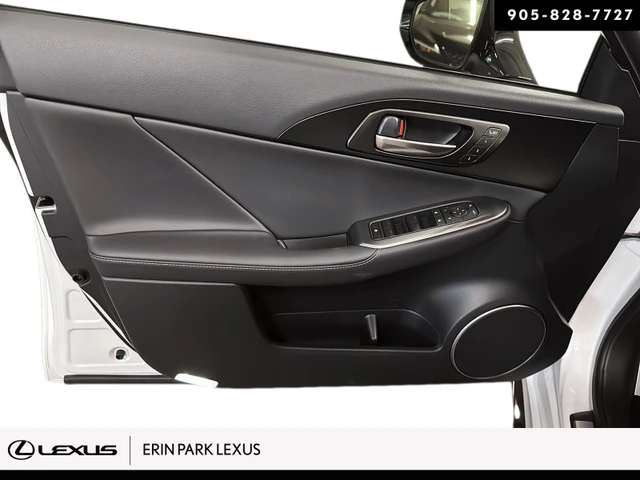 2026 Lexus IS 350, sivá, 15 km, dovoz Kanada — foto 11 z 16