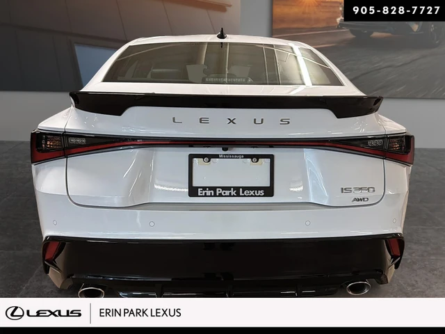 2026 Lexus IS 350, sivá, 15 km, dovoz Kanada — foto 3 z 16