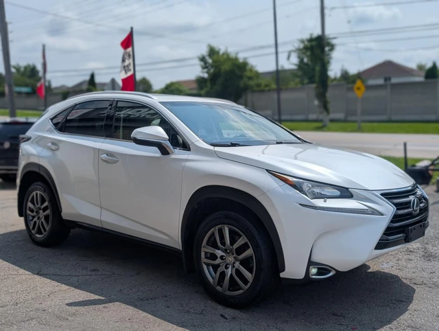 2016 Lexus Nx 200T AWD 4dr, biela, 166 499 km, dovoz Kanada — foto 2 z 5