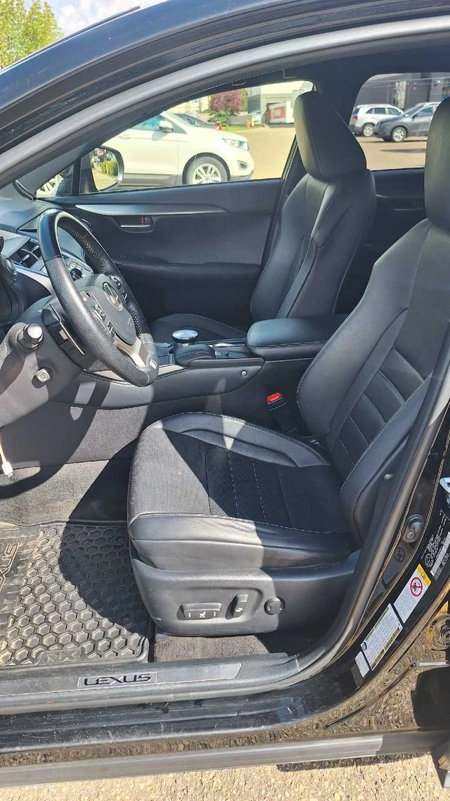 2015 Lexus Nx 200T, čierna, 292 500 km, dovoz Kanada — foto 4 z 5