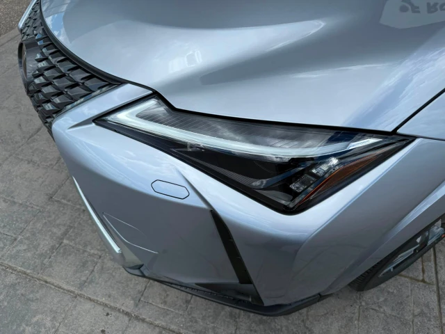 2026 Lexus UX 300h, biela, 15 km, dovoz Kanada — foto 6 z 20