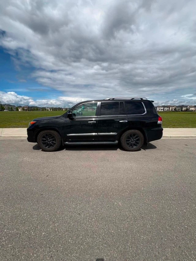 2015 Lexus Lx, čierna, 117 000 km, dovoz Kanada — foto 1