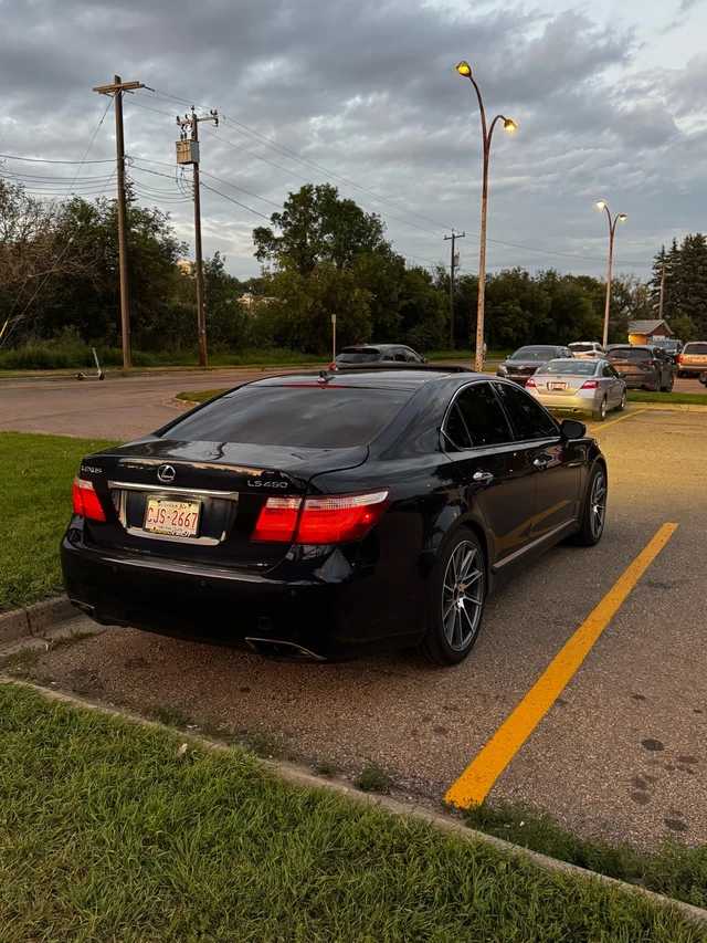 2008 Lexus Ls, modrá, 194 000 km, dovoz Kanada — foto 3 z 5
