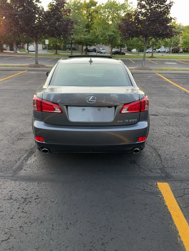 2012 Lexus Is is250, sivá, 155 000 km, dovoz Kanada — foto 3 z 5